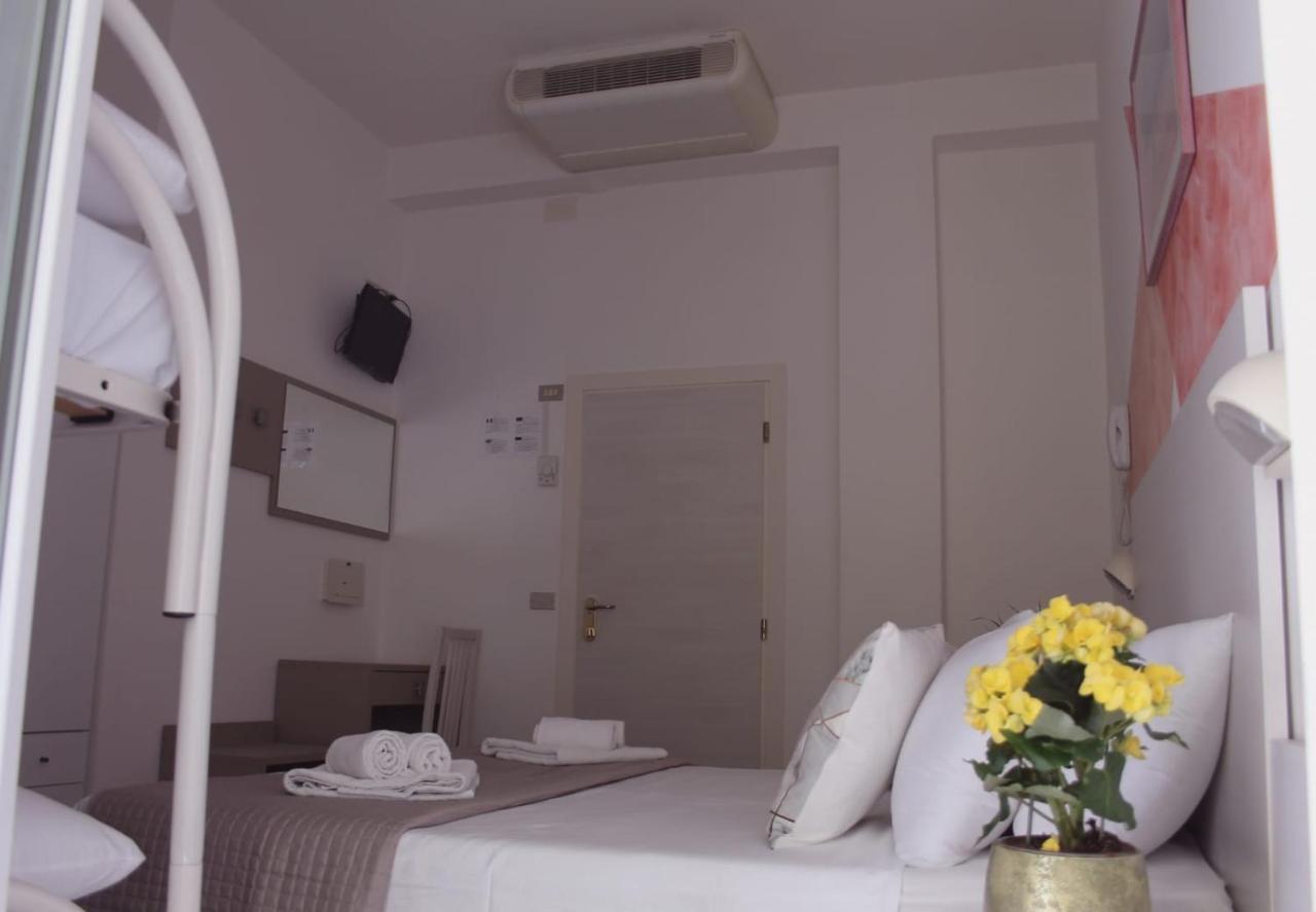Alevon Hotel Rimini Exterior photo
