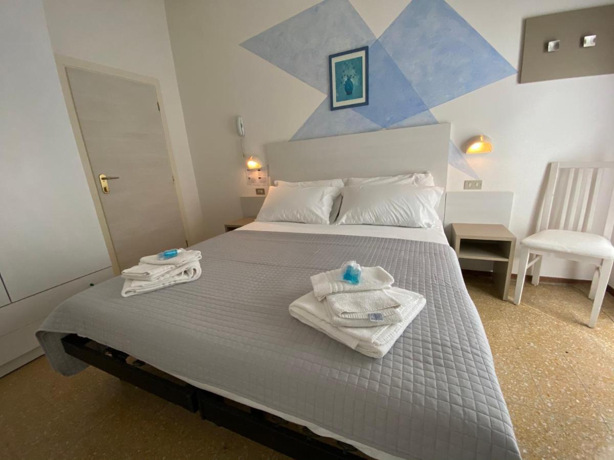 Alevon Hotel Rimini Exterior photo