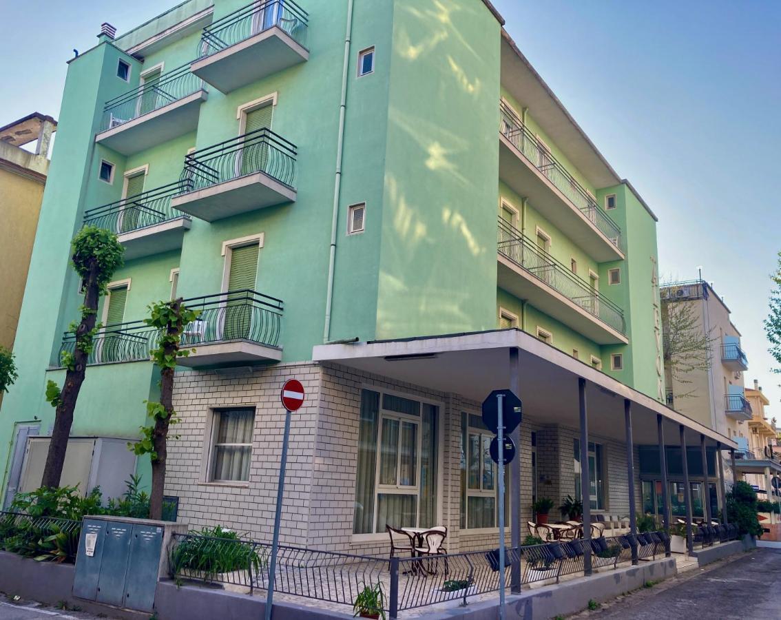 Alevon Hotel Rimini Exterior photo
