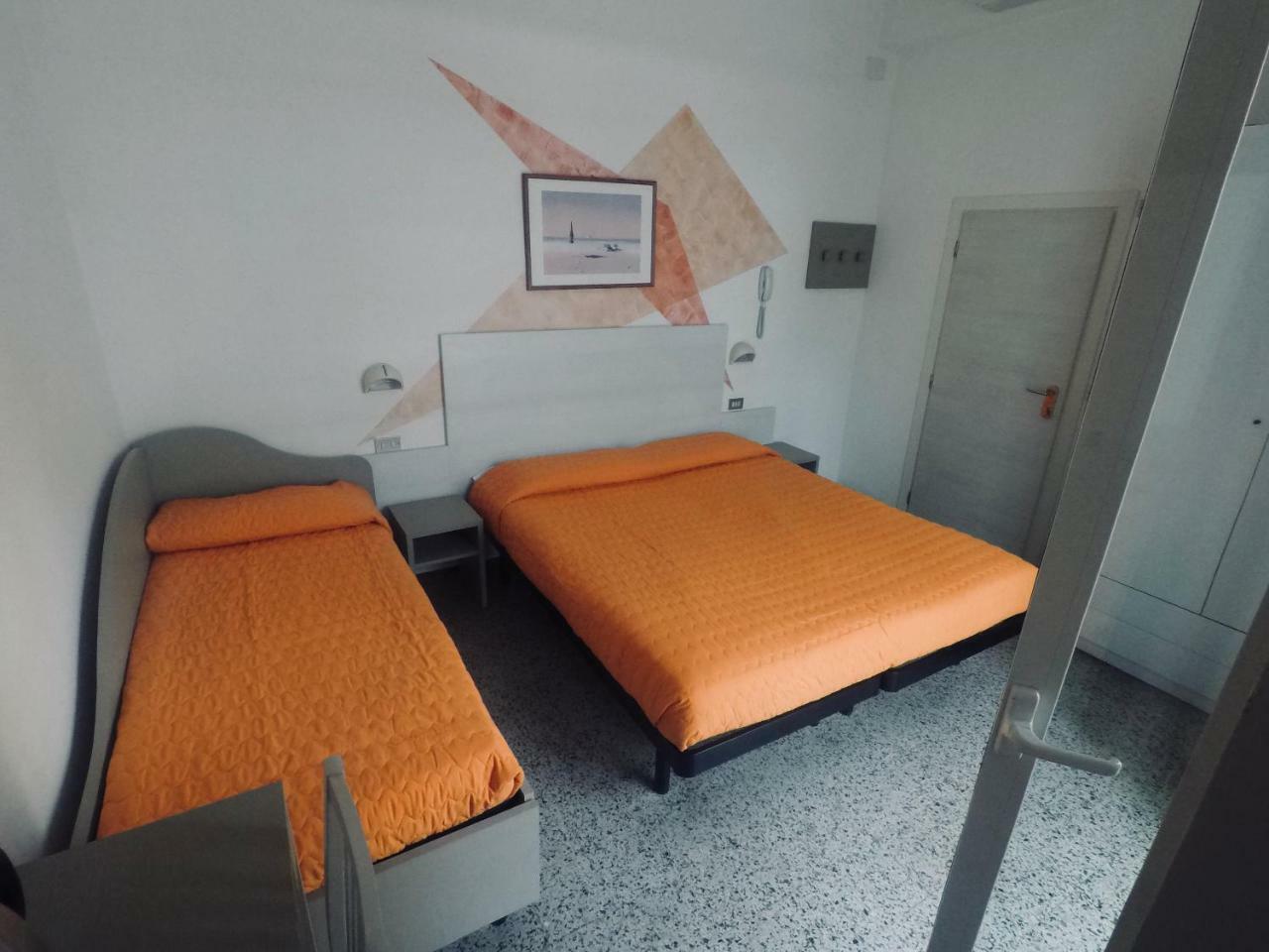Alevon Hotel Rimini Exterior photo