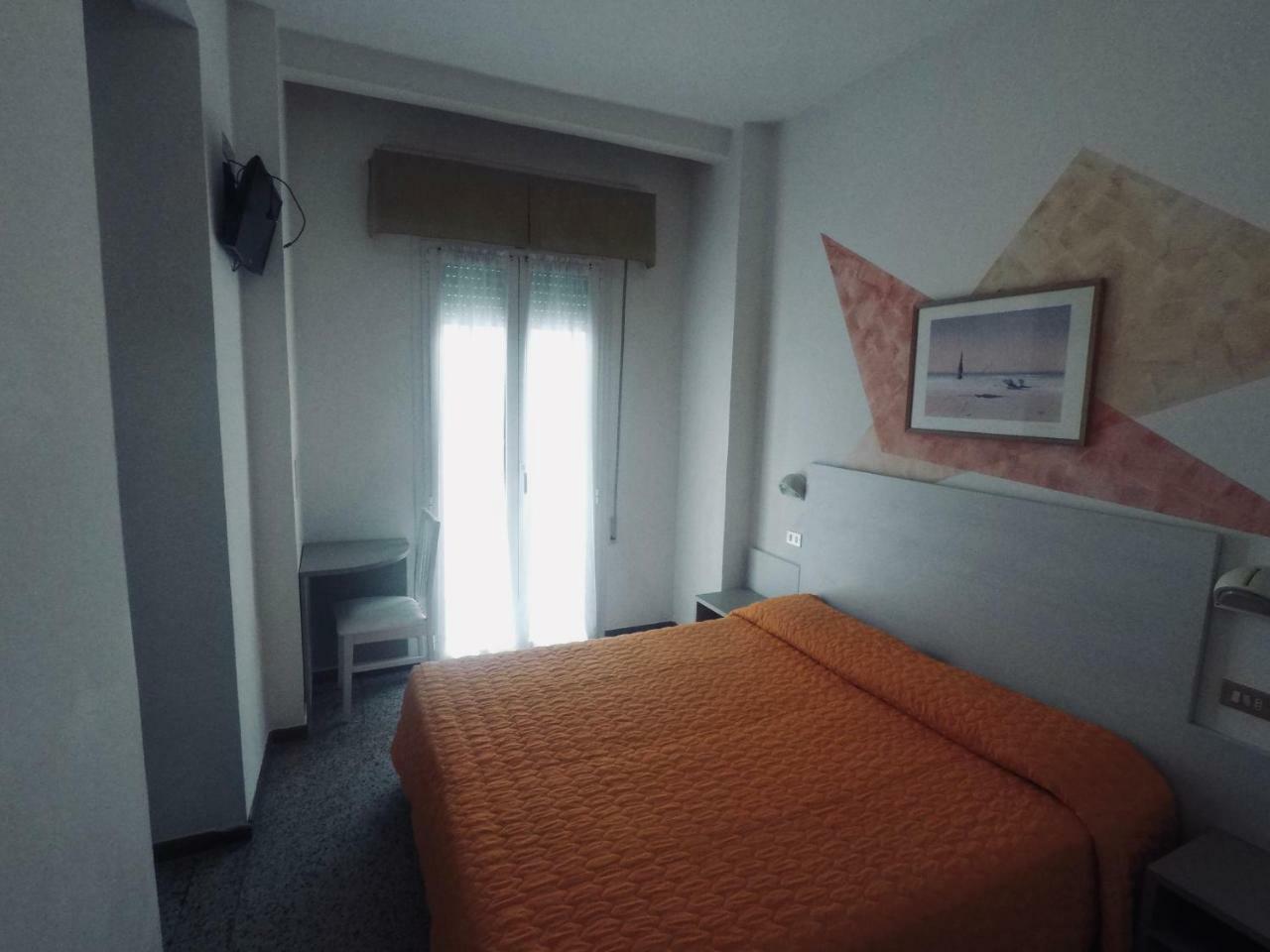 Alevon Hotel Rimini Exterior photo