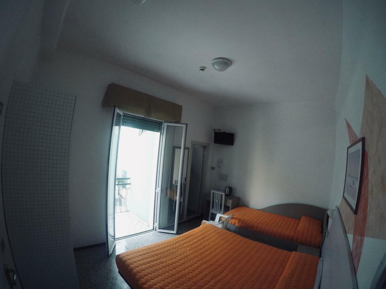Alevon Hotel Rimini Exterior photo