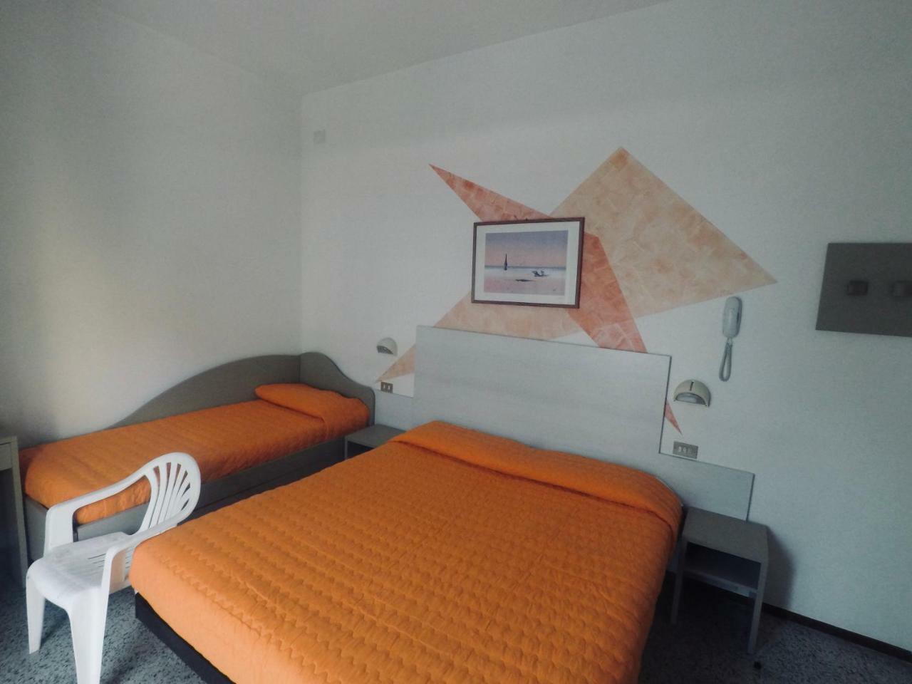 Alevon Hotel Rimini Exterior photo